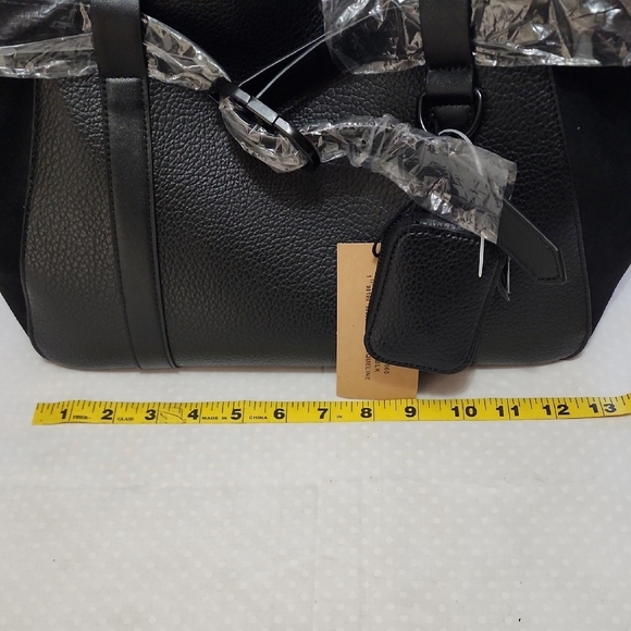 Steve Madden Black Tote Bag with Structured Design and Adjustable Strap - Picture 3 of 14